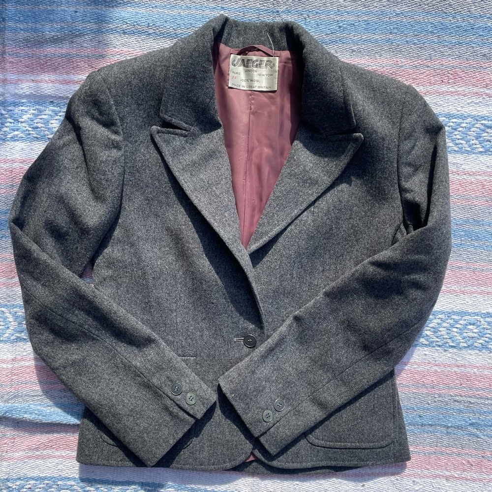 Gray 100% wool vintage Jaeger blazer